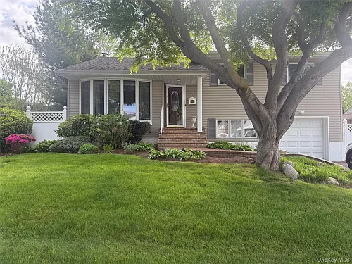 11 Syosset Cir Photo 1
