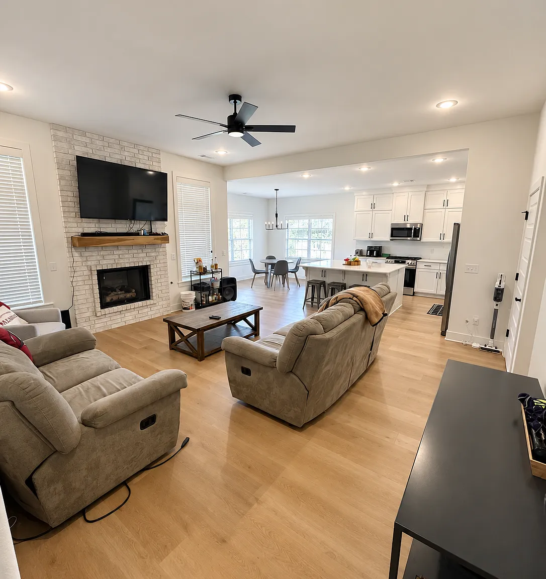 4 bed, 2518 sqft, $3,250 — Photo 4
