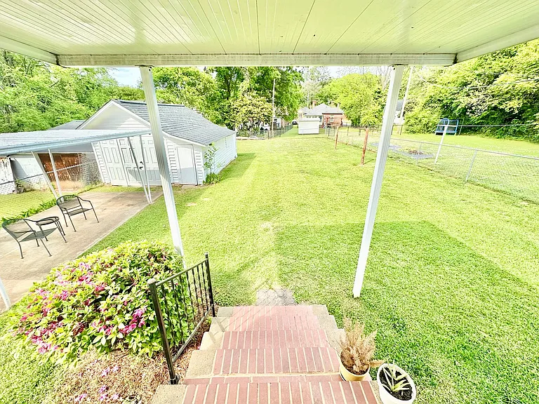 441 Jackson St — Photo 14