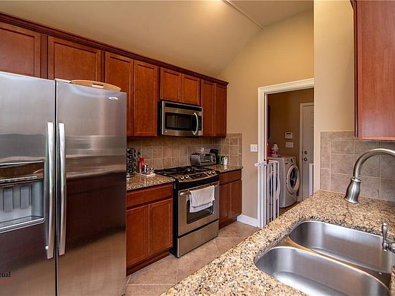 4th image of 3923 White Lake Dr