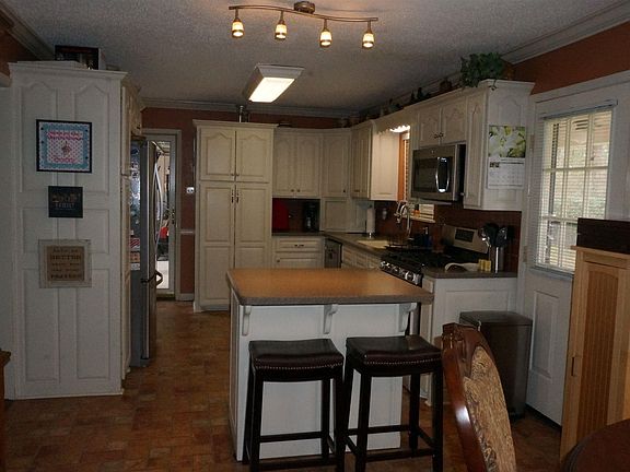 5th image of 114 Weldwood Cir