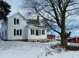 31679 Knob Rd, Colesburg, IA 52035