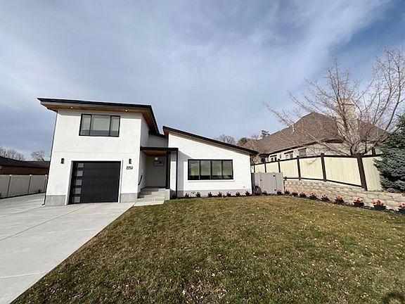 3rd image of 2251 E Lincoln Ln