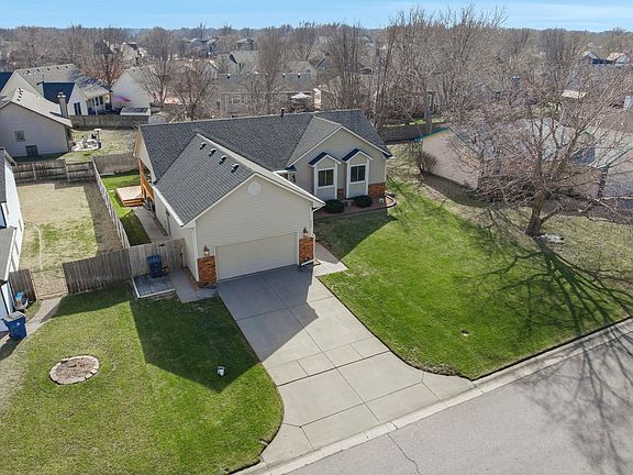 3rd image of 9905 W Westlawn Cir