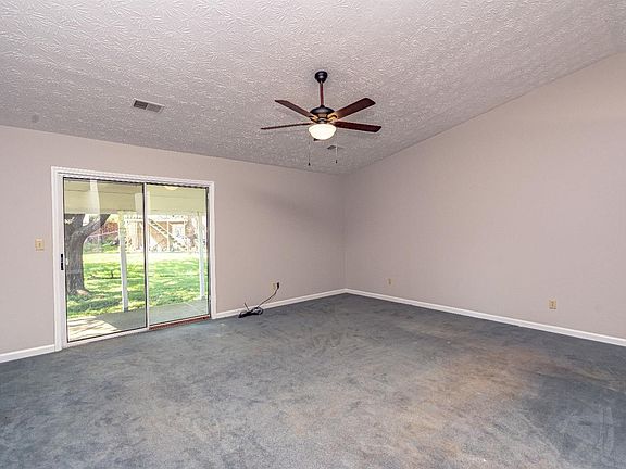5th image of 106 Schenkelwood Dr
