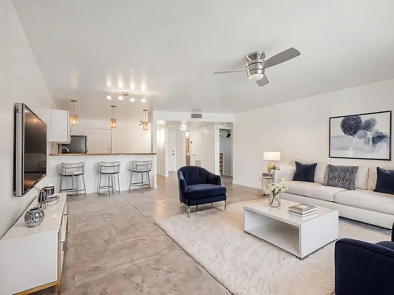22605 SW 66th Ave #206 — Photo 8