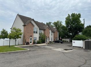 40 Park Island Dr #4, Lake Orion, MI 48362