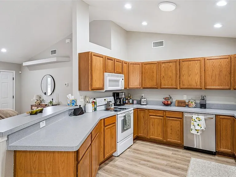 165 Quail Oaks Cir — Photo 8