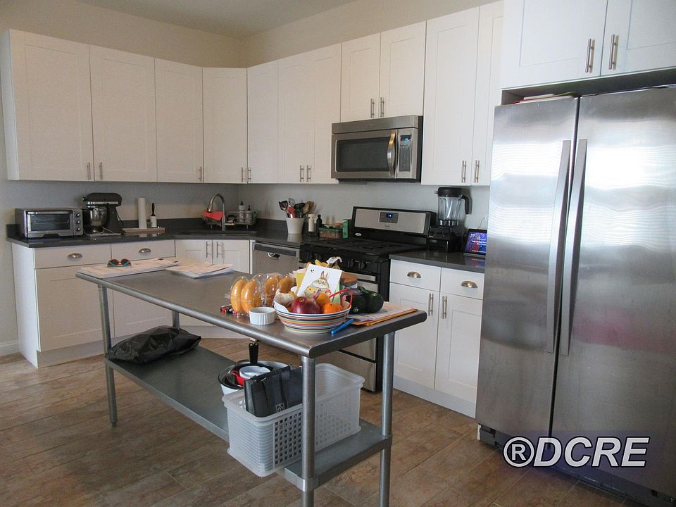 1st image of 2061 N Hoyne Ave #3F