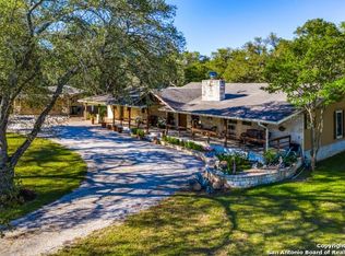 1821 S Cranes Mill Rd, New Braunfels, TX 78132