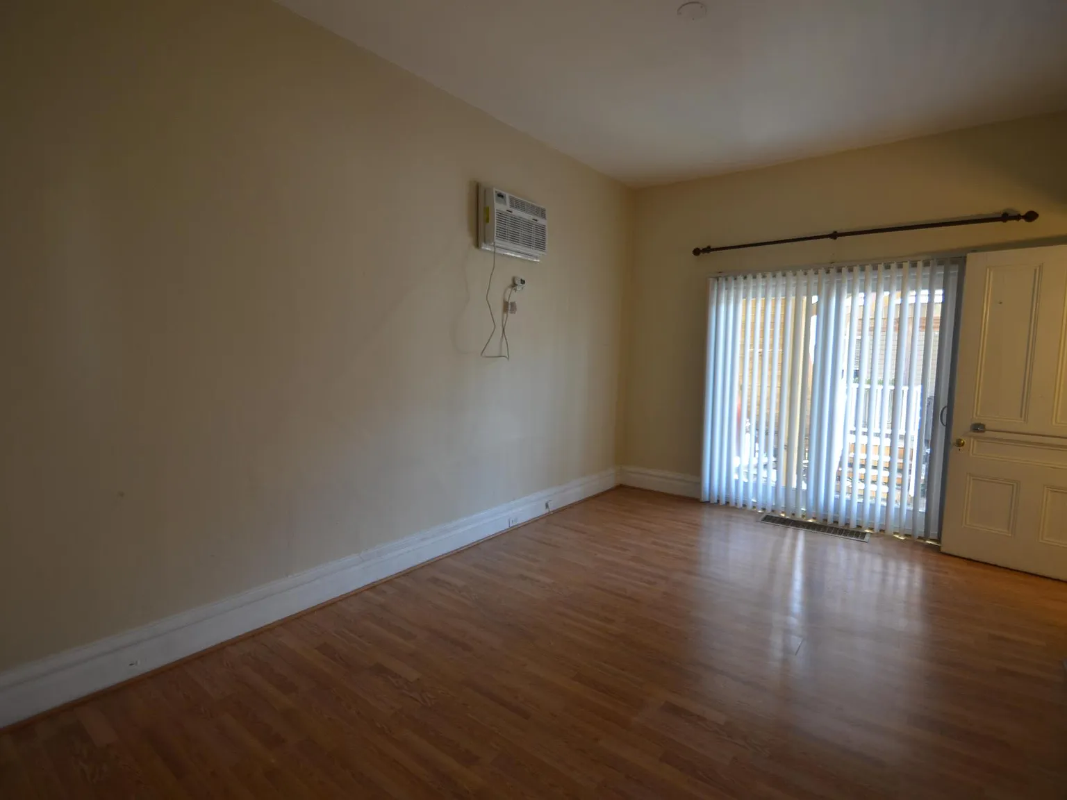 1 bed, 750 sqft, $1,350 — Photo 4