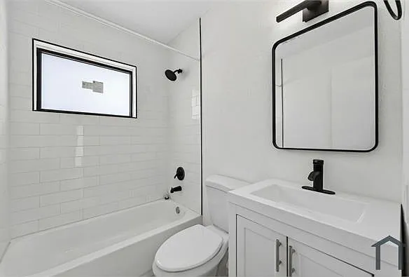 37 NW 59th St #7 — Photo 13