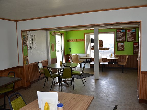 5th image of 124 N Main St