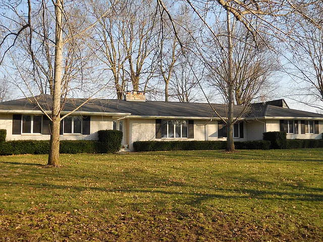1213 Towpath Ln photo 1
