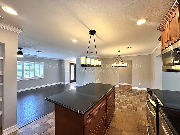 3465 Balsam Dr — Photo 6