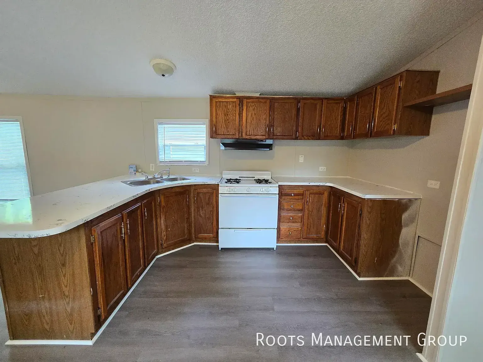 3 Bed 2 Bath Home Available for Lease at Royal Highlander - Apply Now! — Photo 2