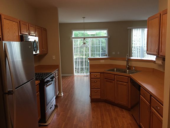 4th image of 379 Shadow Creek Dr