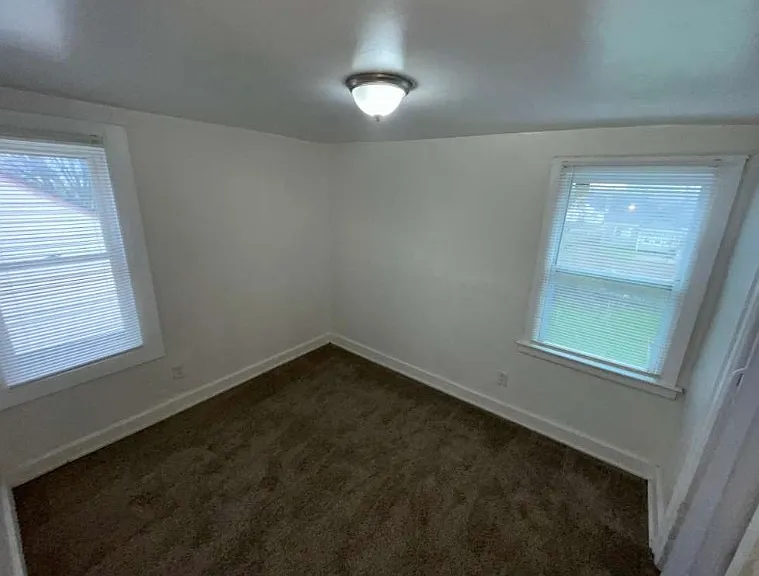 20290 Annott Ave — Photo 8