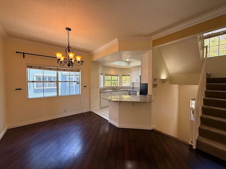 9910 Scripps Vista Way #5 — Photo 2