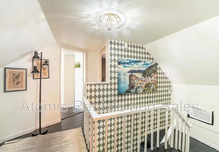 714 E Jefferson St — Photo 11