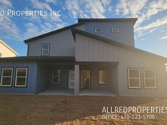 4th image of 1608 SW Casuarina Dr #1