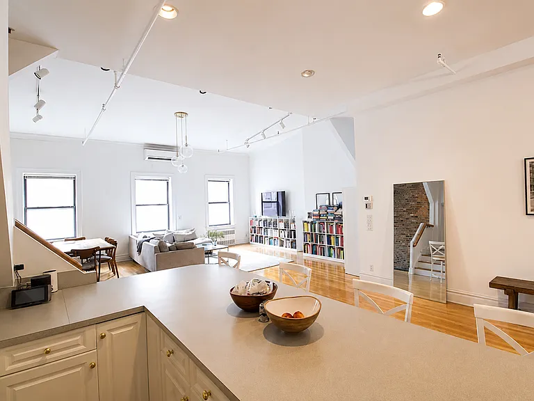 4 Bond St #PENTHOUSE — Photo 6