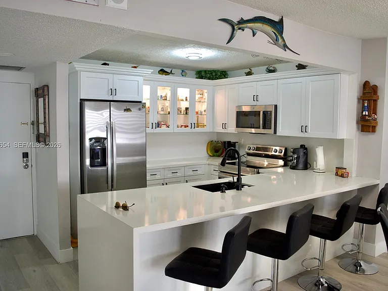 3725 S Ocean Dr #423 — Photo 1