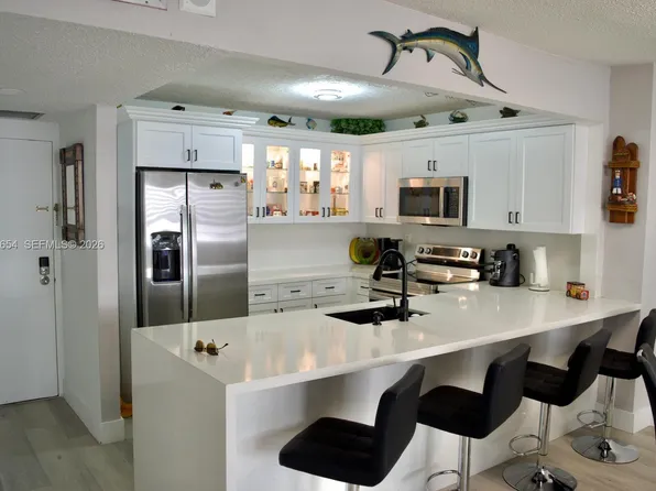 3725 S Ocean Dr, Hollywood, FL