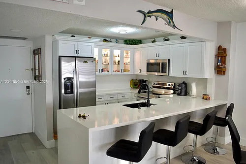 3725 S Ocean Dr #423 Photo 1