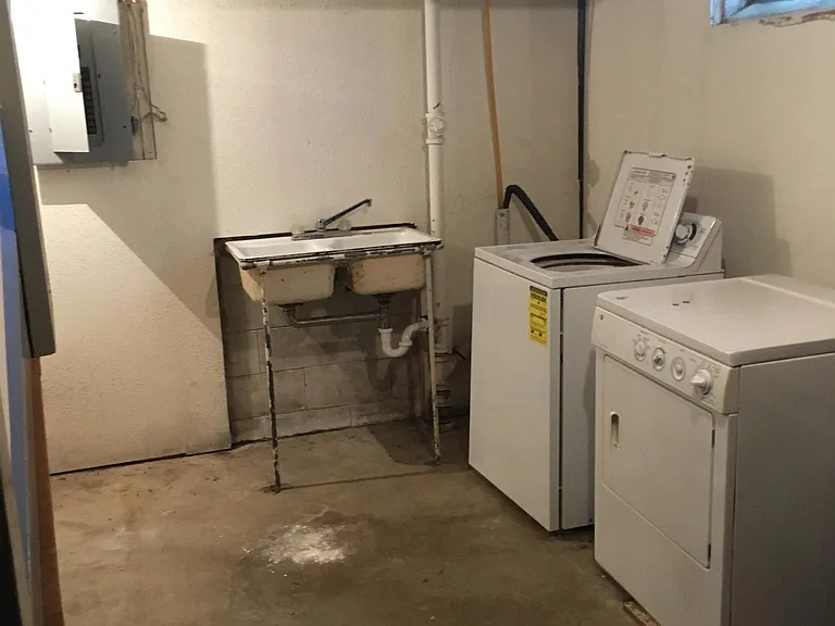 2628 Iowa St — Photo 12