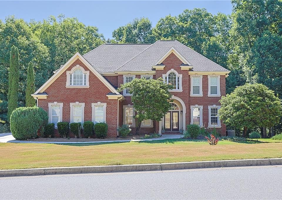 1st image of 2938 Loch Lomond Dr