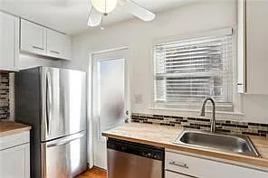 2 bed, 2.0 bath, 990 sqft, $1,650 — Photo 2