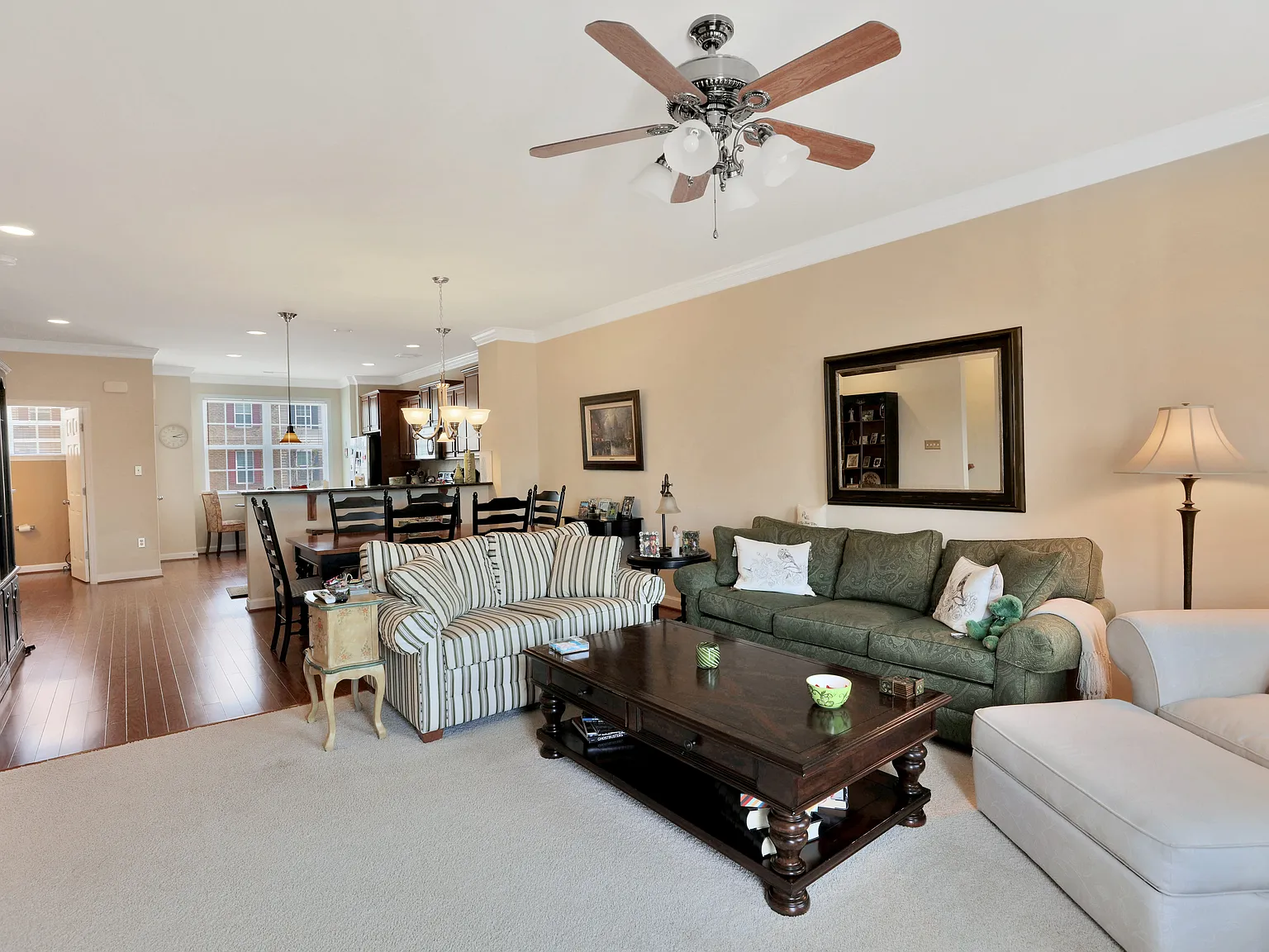 3 bed, 3.5 bath, 2140 sqft, $2,450 — Photo 4