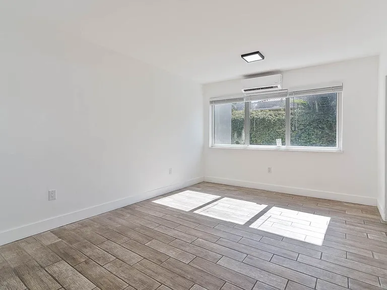 2190 SW 14th Ter — Photo 24