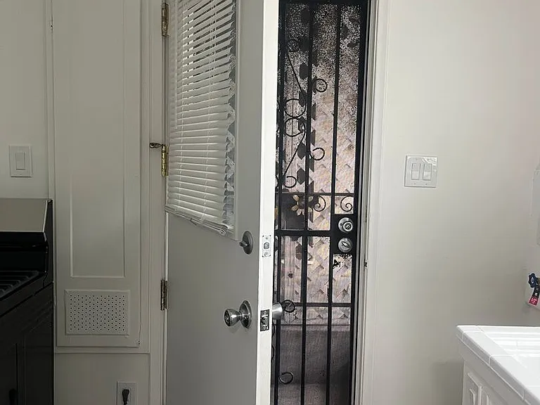 8400-8422 Crenshaw Dr #3357-3365 — Photo 8