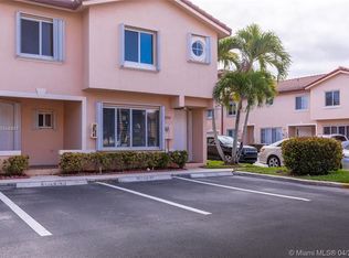200 Riviera Cir, Weston, FL 33326