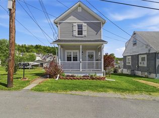8 Eggers Ave, Belle Vernon, PA 15012