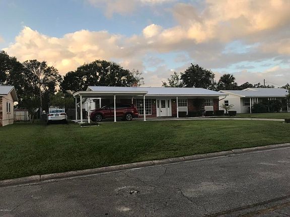 4th image of 147 River Dr E