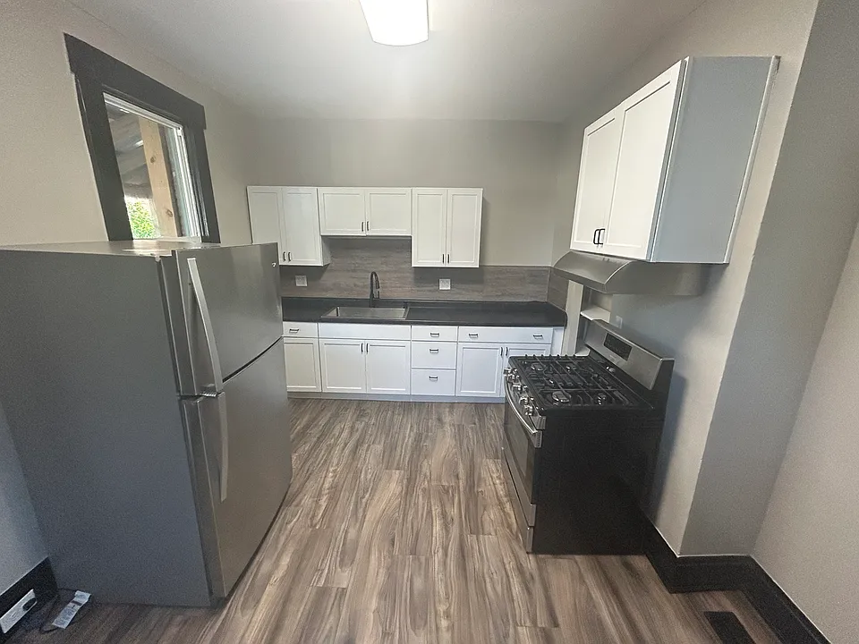 324-326 Taylor Ave #324