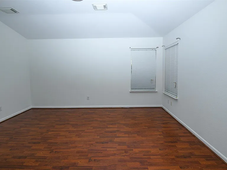 2615 Bisontine St — Photo 15