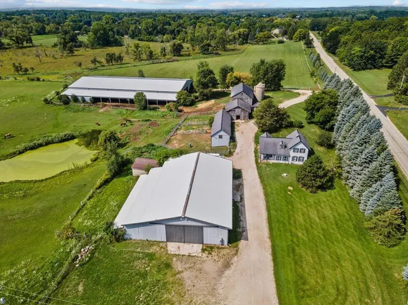 6995 North Oak ROAD, West Bend, WI 53090