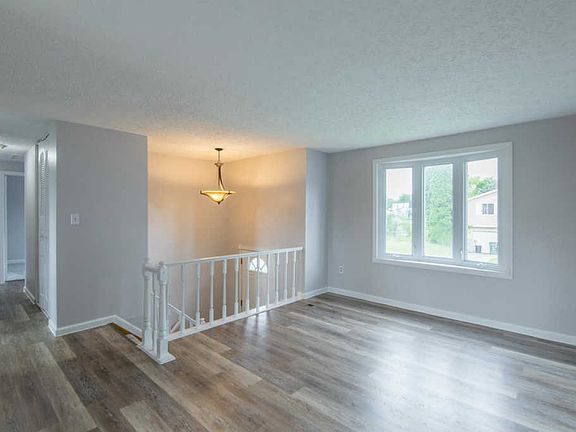 4th image of 1353 Silvertree Dr