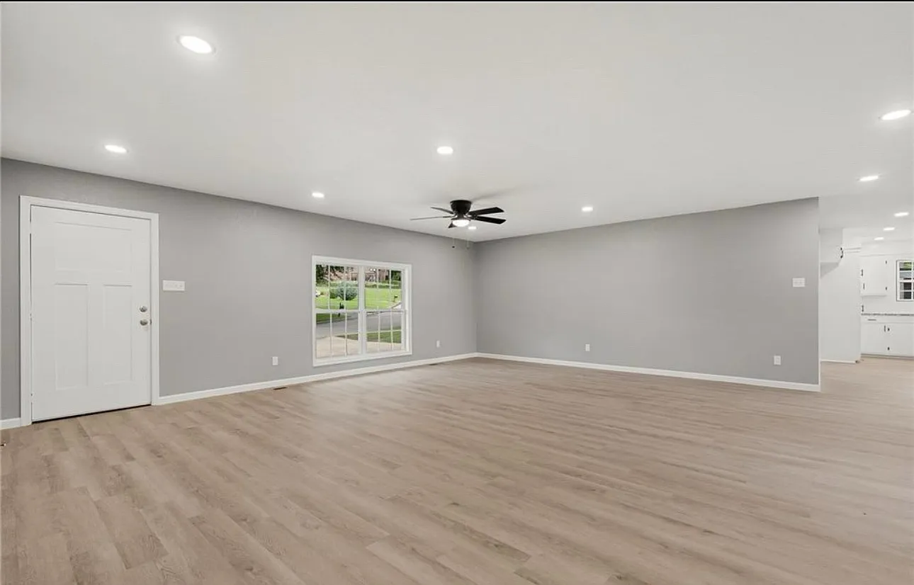 2108 Boston St — Photo 3