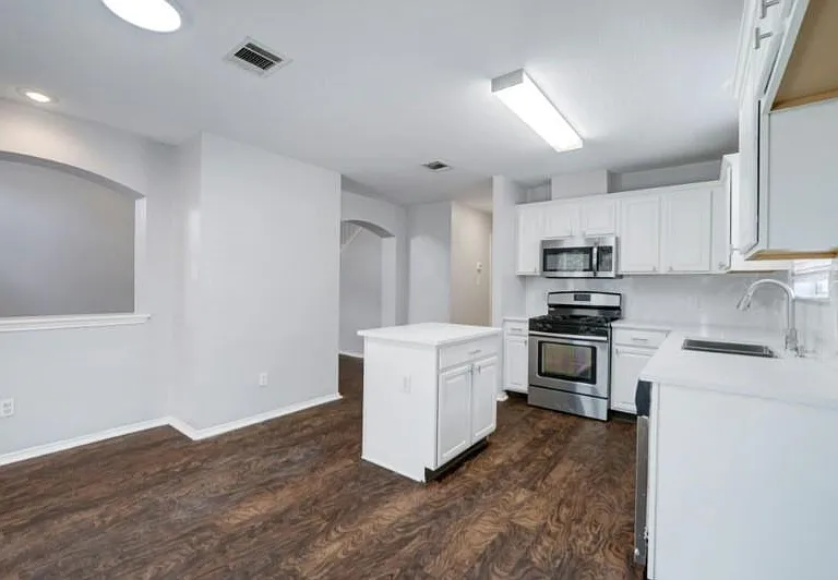 1017 Doras Dr — Photo 11