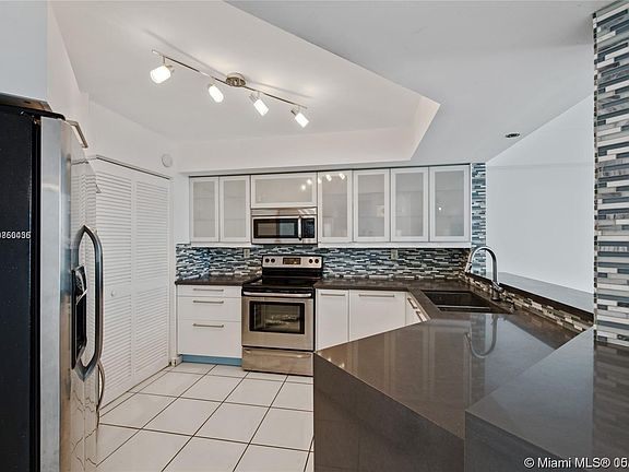 3rd image of 6767 Collins Ave APT 1503