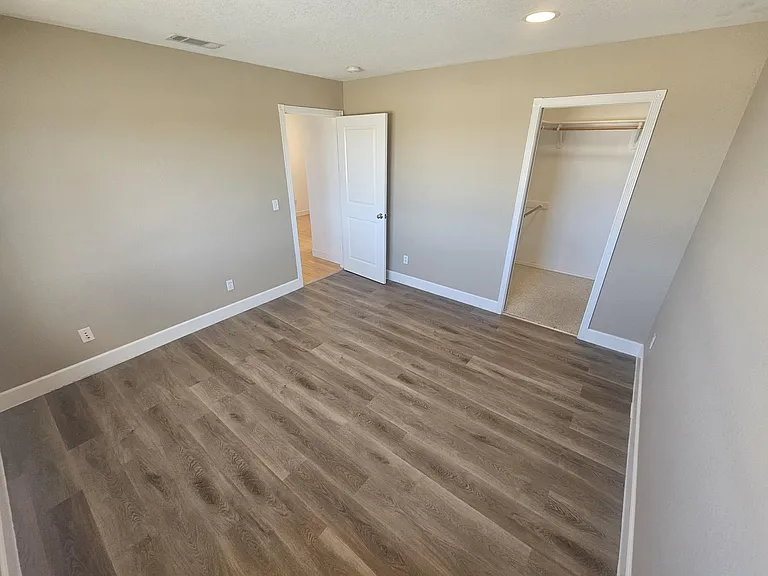 300 Trinidad St — Photo 28