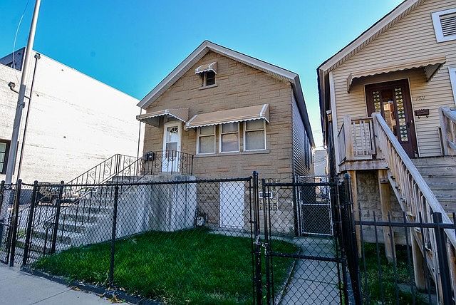 1st image of 1509 W Grand Ave #House