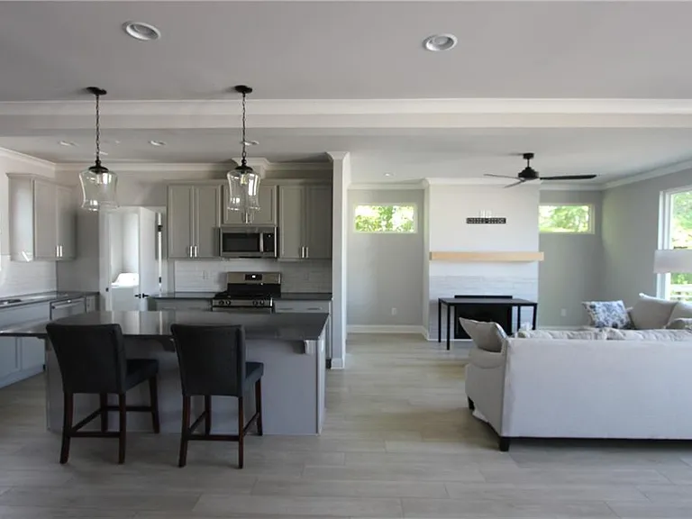 1740 Bolton Rd NW — Photo 4