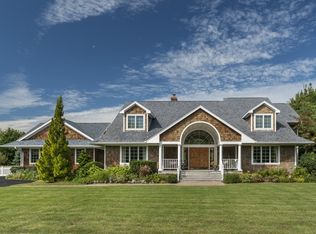 21 Wisteria Dr, Remsenburg, NY 11960