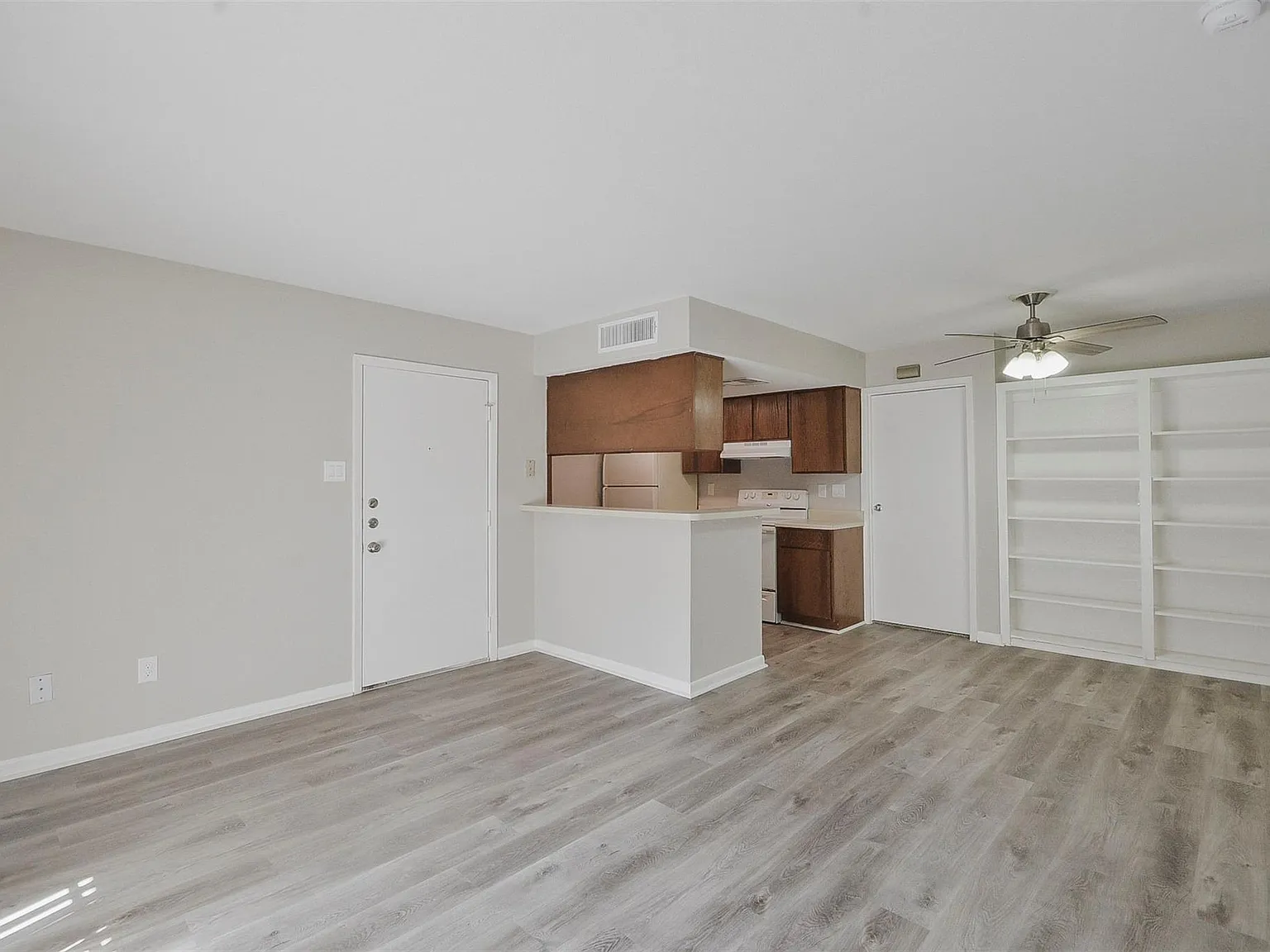 1 bed, 1.0 bath, 752 sqft, $880 — Photo 3